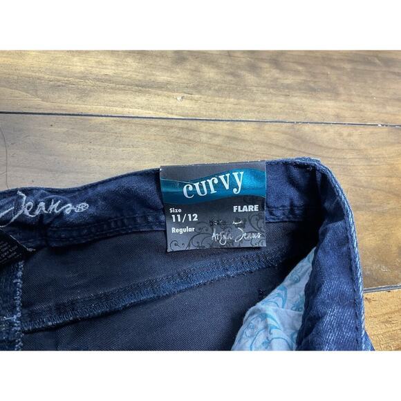 ARIYA JEANS Women's Size 11/12 Curvy Flare Dark Wash NWT - Picture 8 of 14